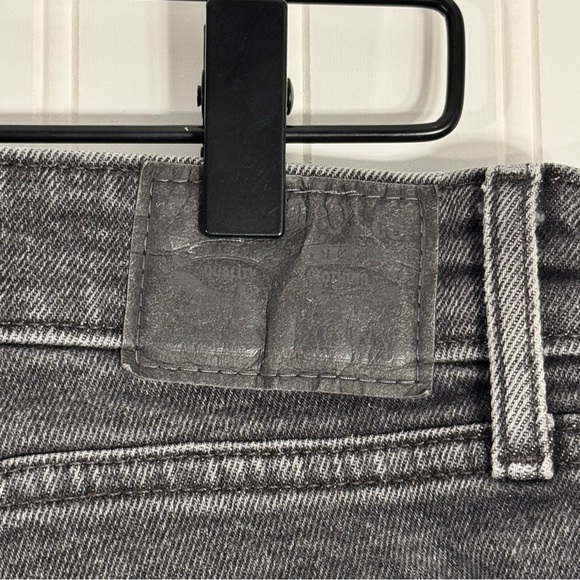 Levi’s Women’s 711 Skinny Distressed Black Denim Jeans Size 28 - Picture 9 of 14